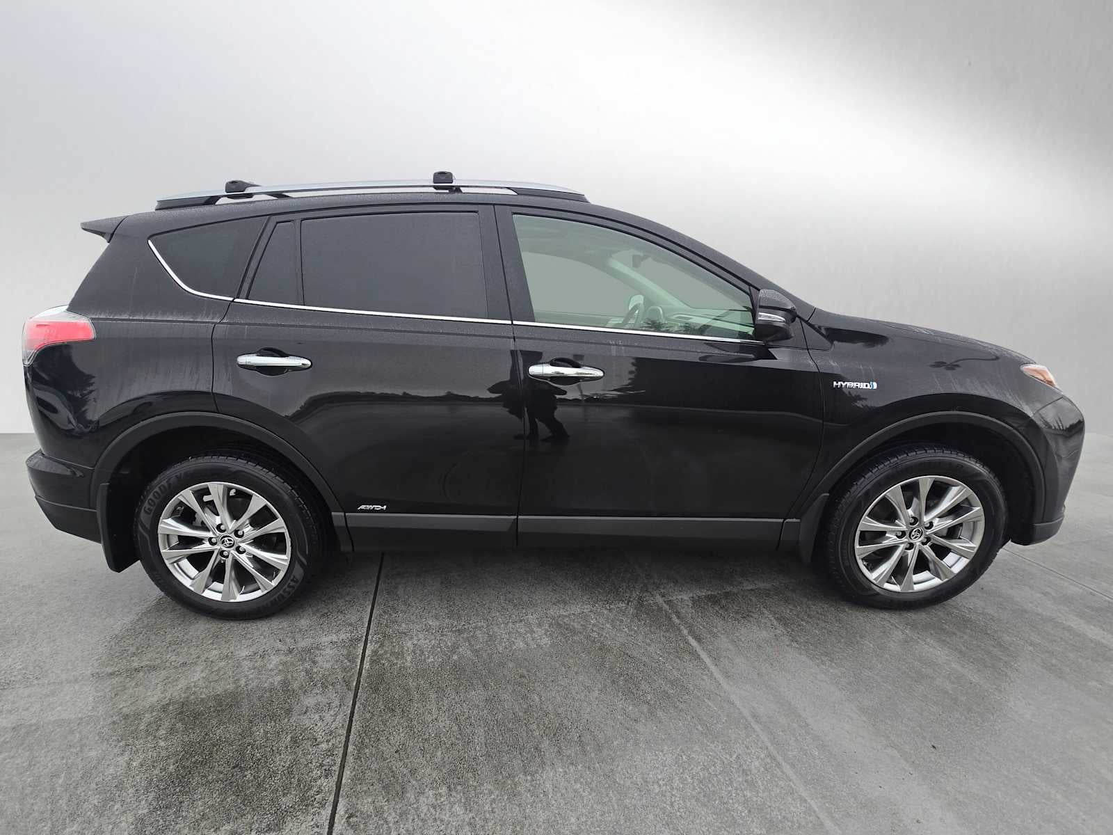 2017 Toyota RAV4 Hybrid Limited