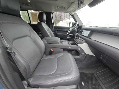 2023 Land Rover Defender SE