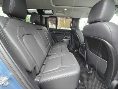 2023 Land Rover Defender SE