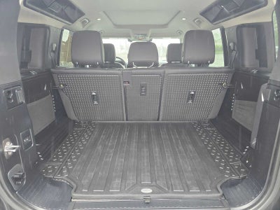 2023 Land Rover Defender SE