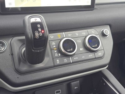 2023 Land Rover Defender SE
