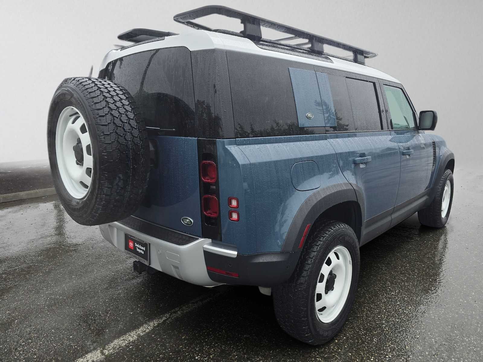 2023 Land Rover Defender SE