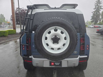 2023 Land Rover Defender SE
