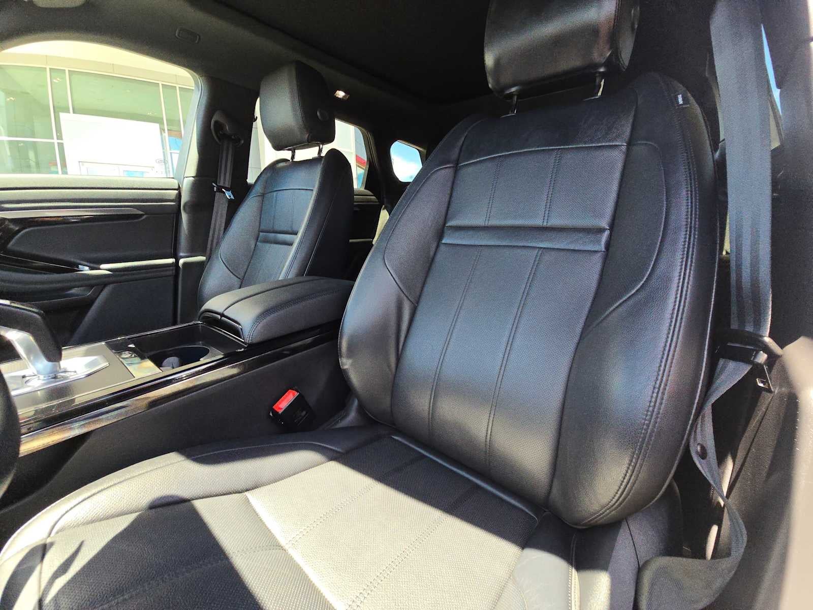 2023 Land Rover Range Rover Evoque R-Dynamic SE