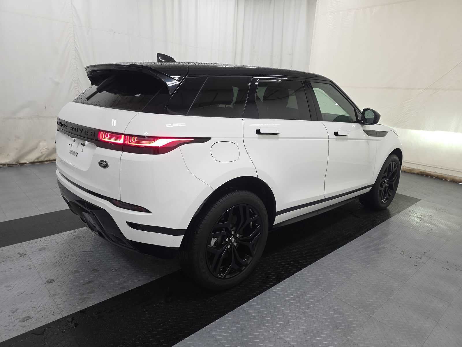 2023 Land Rover Range Rover Evoque R-Dynamic SE
