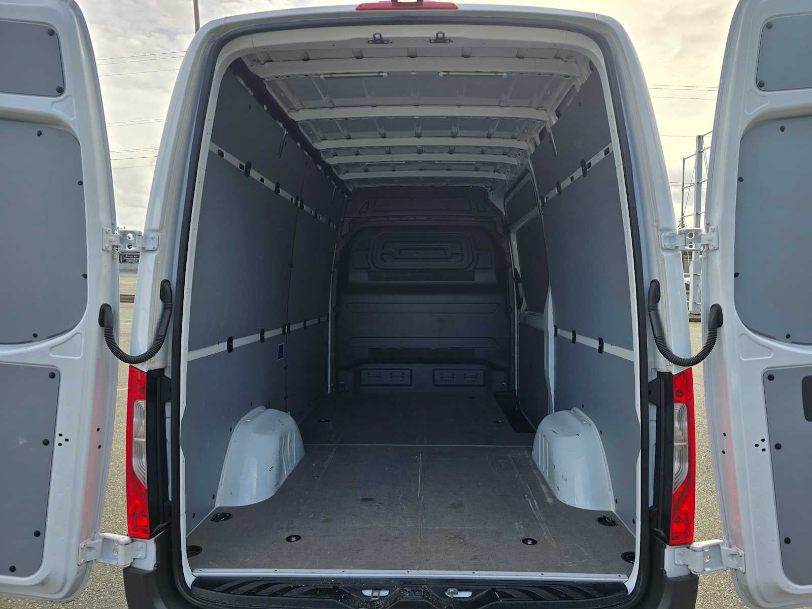 2024 Mercedes-Benz Sprinter Crew Van Base