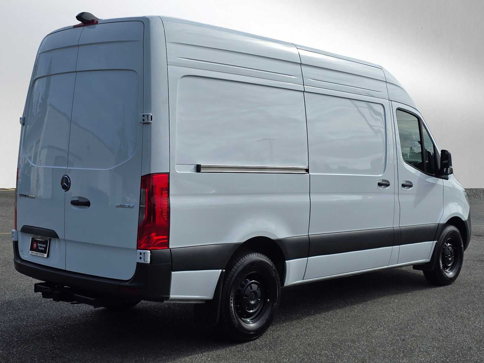 2024 Mercedes-Benz Sprinter Crew Van Base