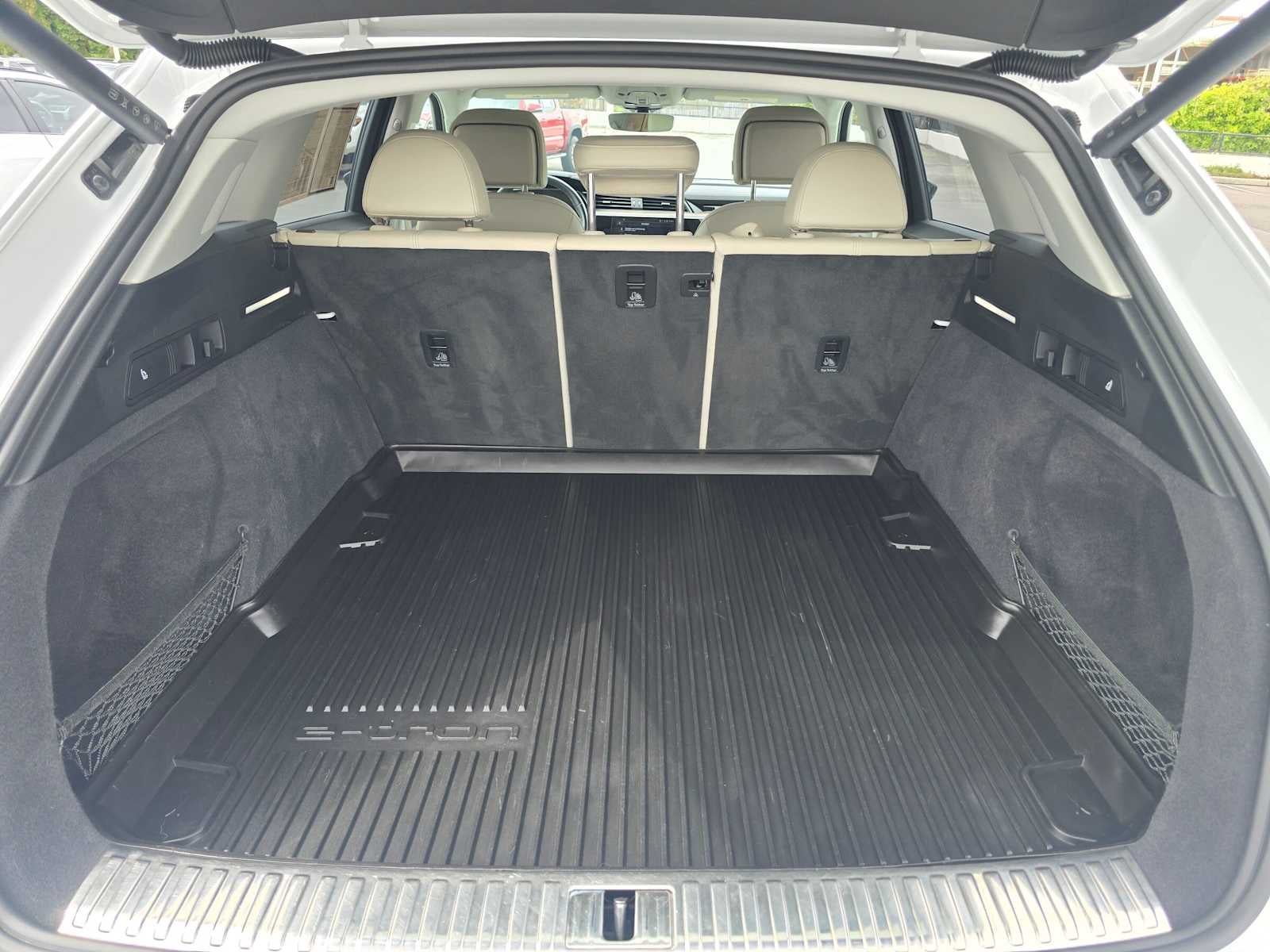 2024 Audi Q8 e-tron Premium Plus
