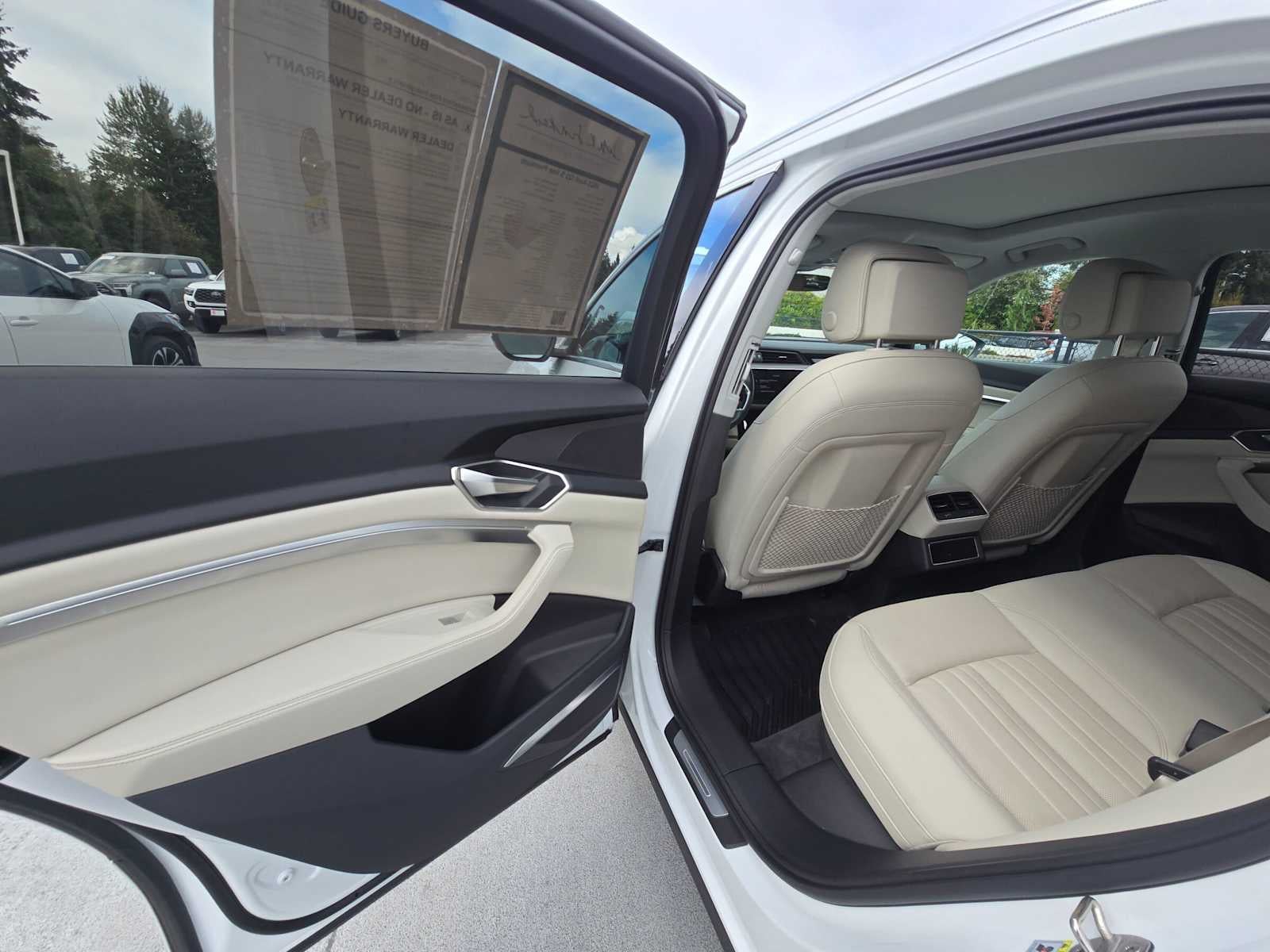 2024 Audi Q8 e-tron Premium Plus
