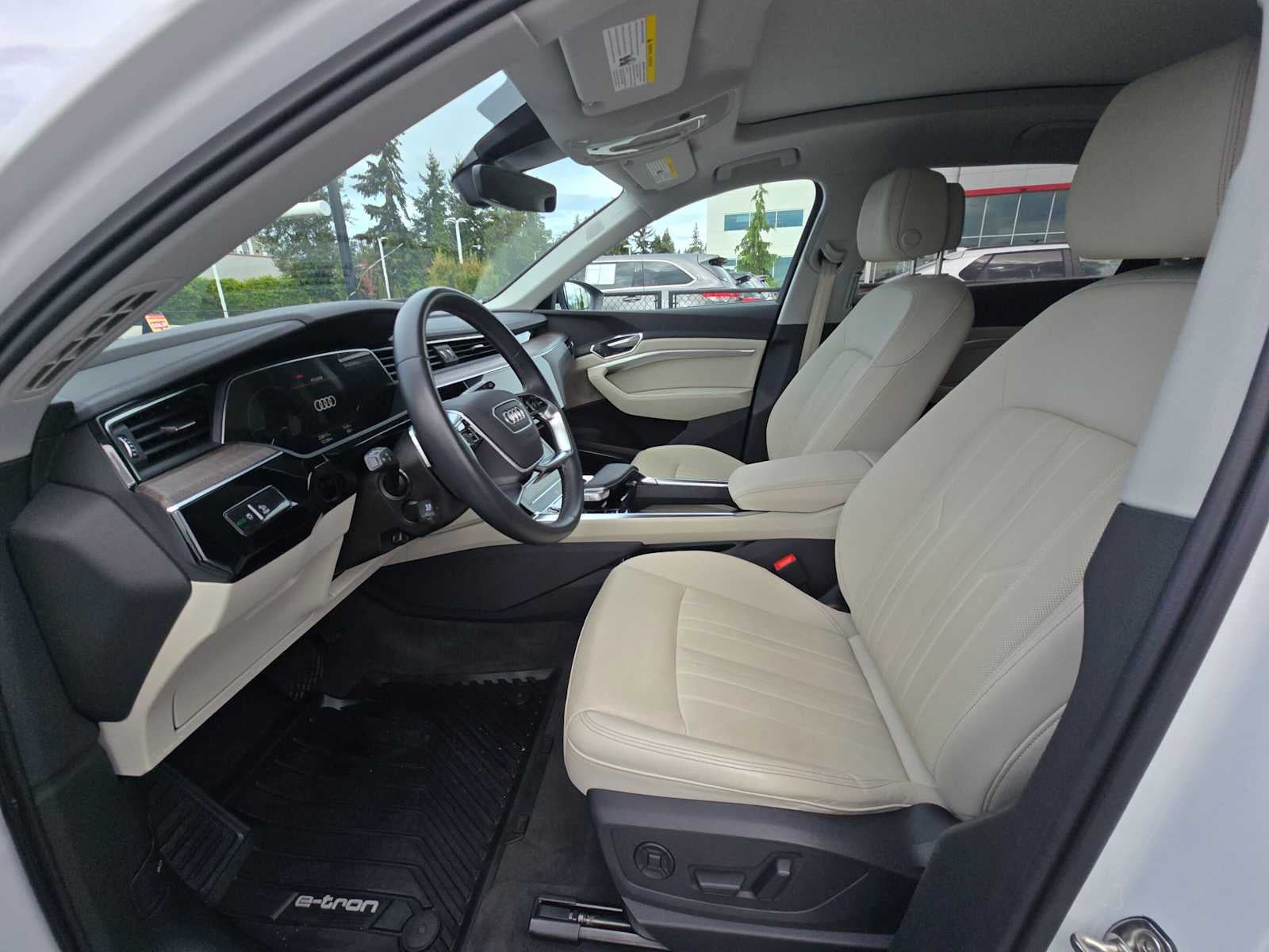 2024 Audi Q8 e-tron Premium Plus