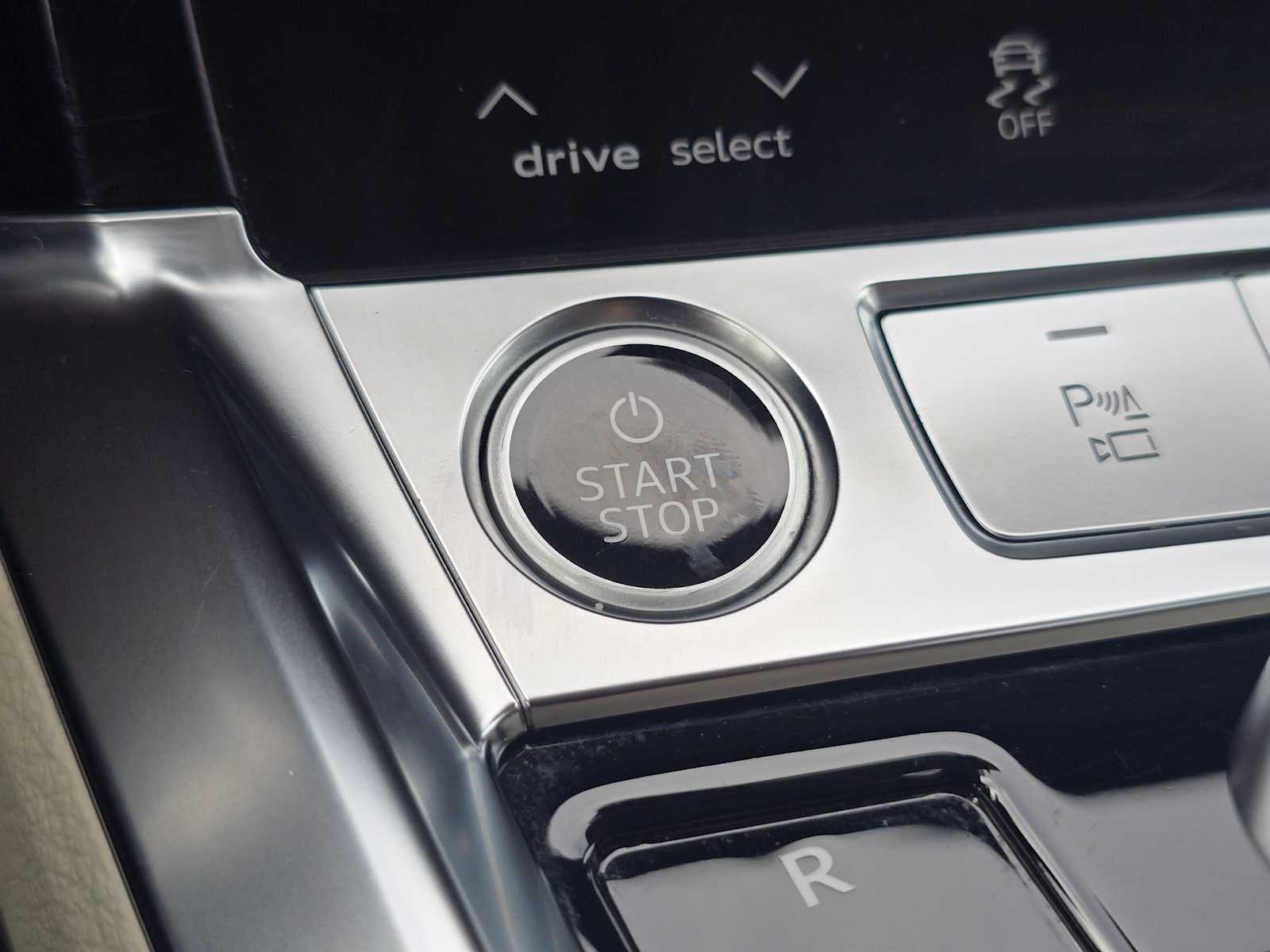 2024 Audi Q8 e-tron Premium Plus