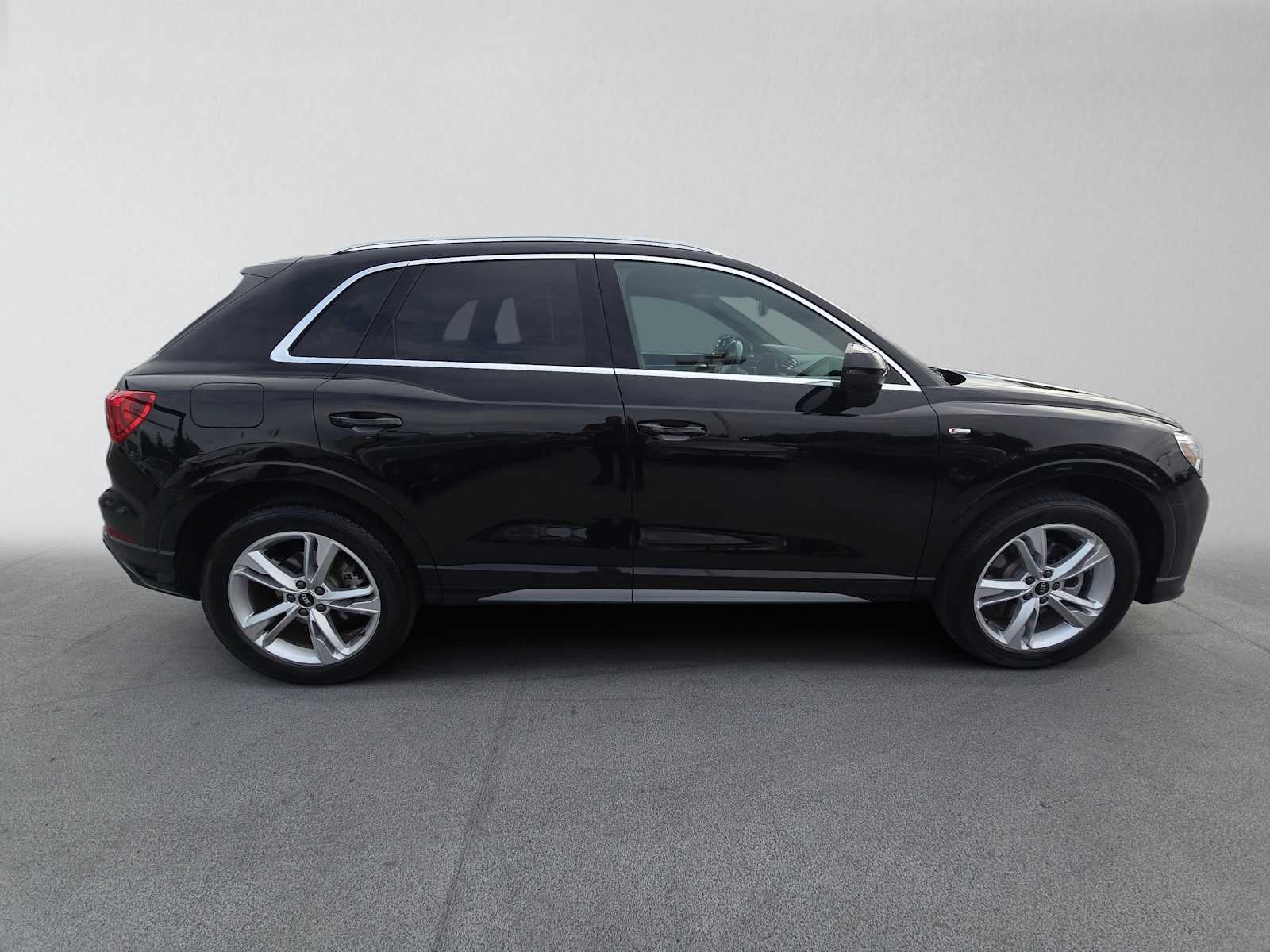 2023 Audi Q3 S line Premium Plus