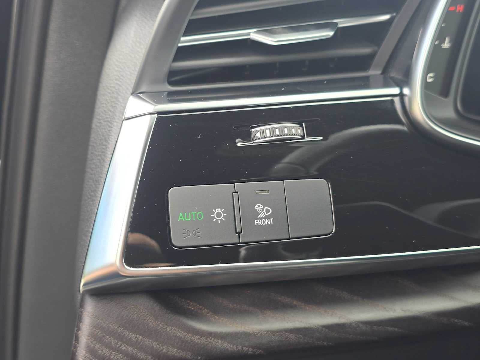 2023 Audi Q7 Premium Plus