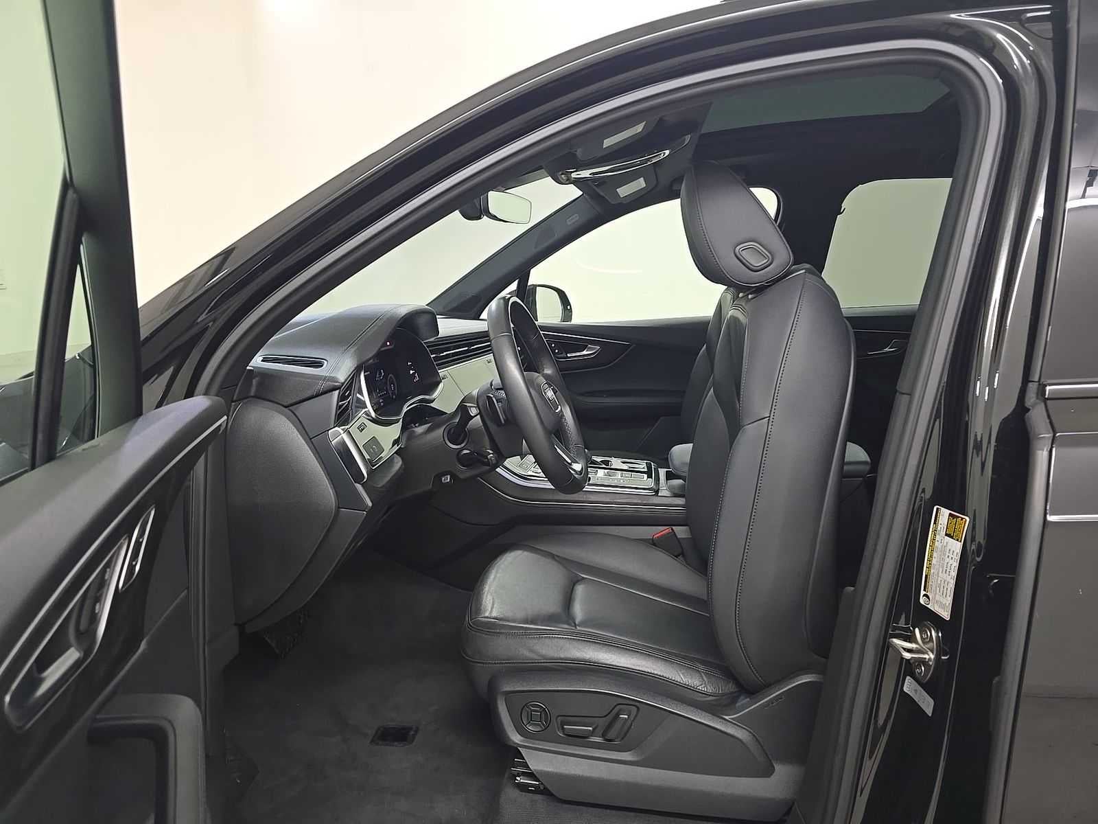2023 Audi Q7 Premium Plus