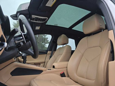 2025 Porsche Macan Base