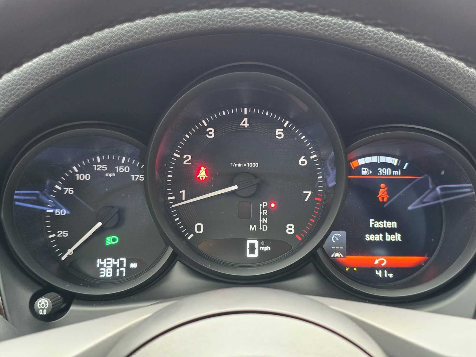 2025 Porsche Macan Base