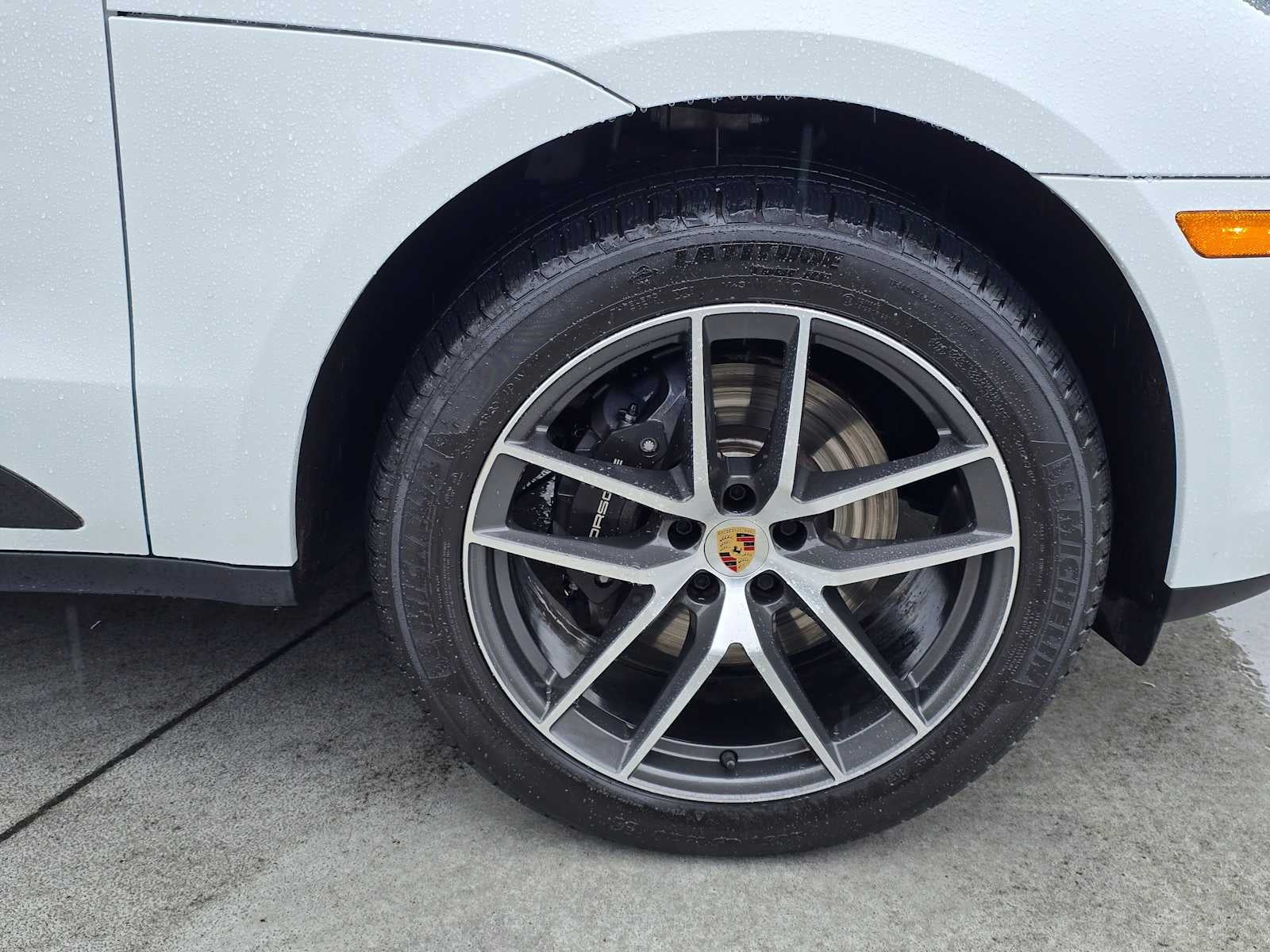 2025 Porsche Macan Base