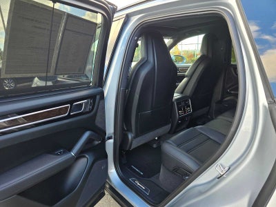 2023 Porsche Cayenne Platinum Edition
