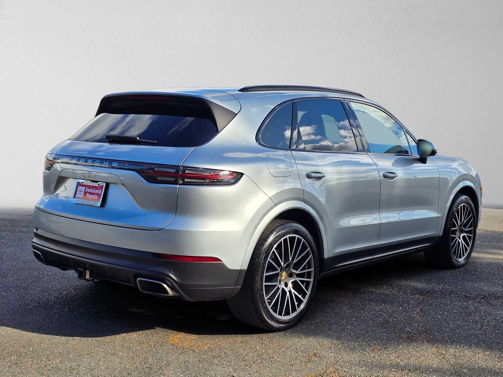 2023 Porsche Cayenne Platinum Edition