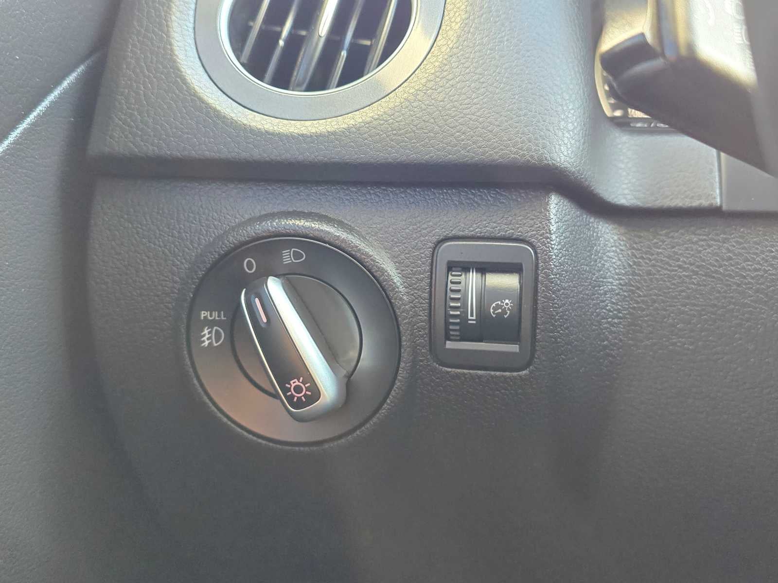 2015 Volkswagen Tiguan S