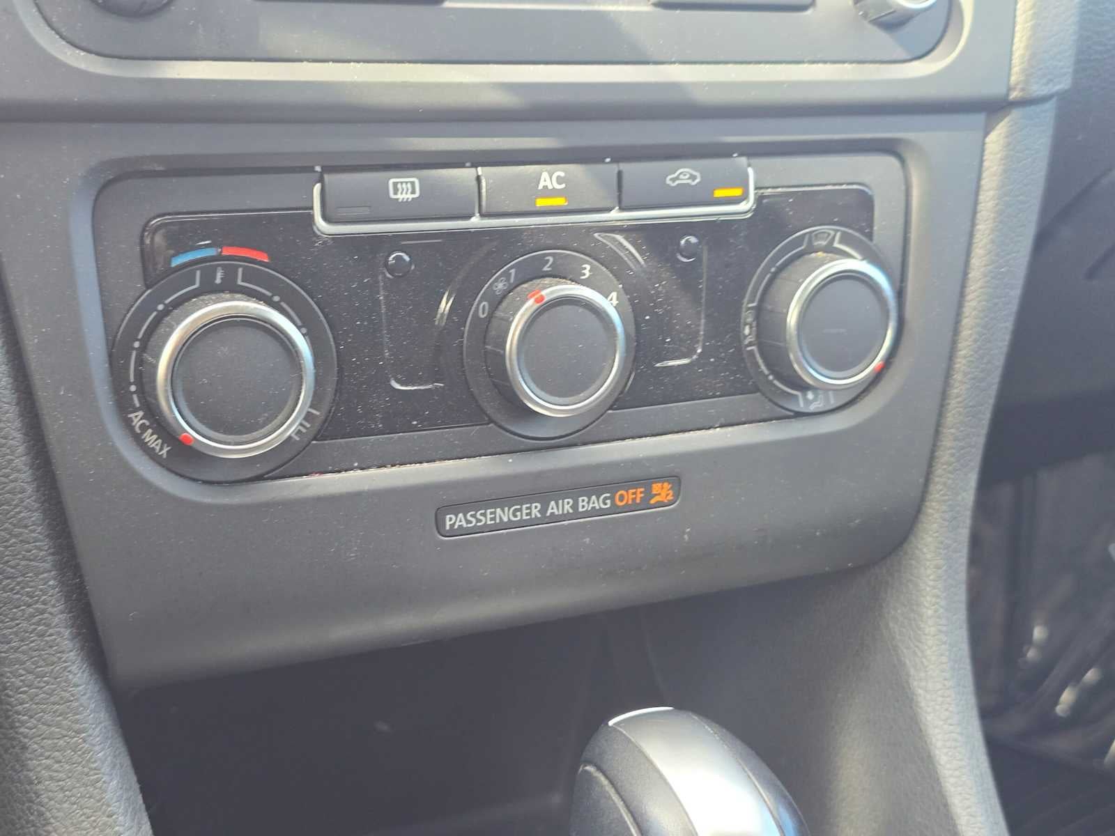 2012 Volkswagen Golf w/Conv
