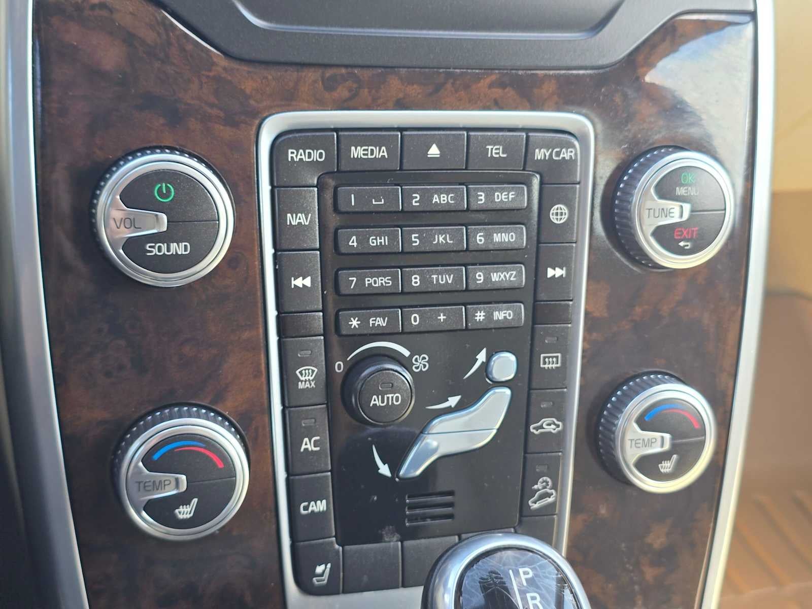2016 Volvo XC70 T5 Premier