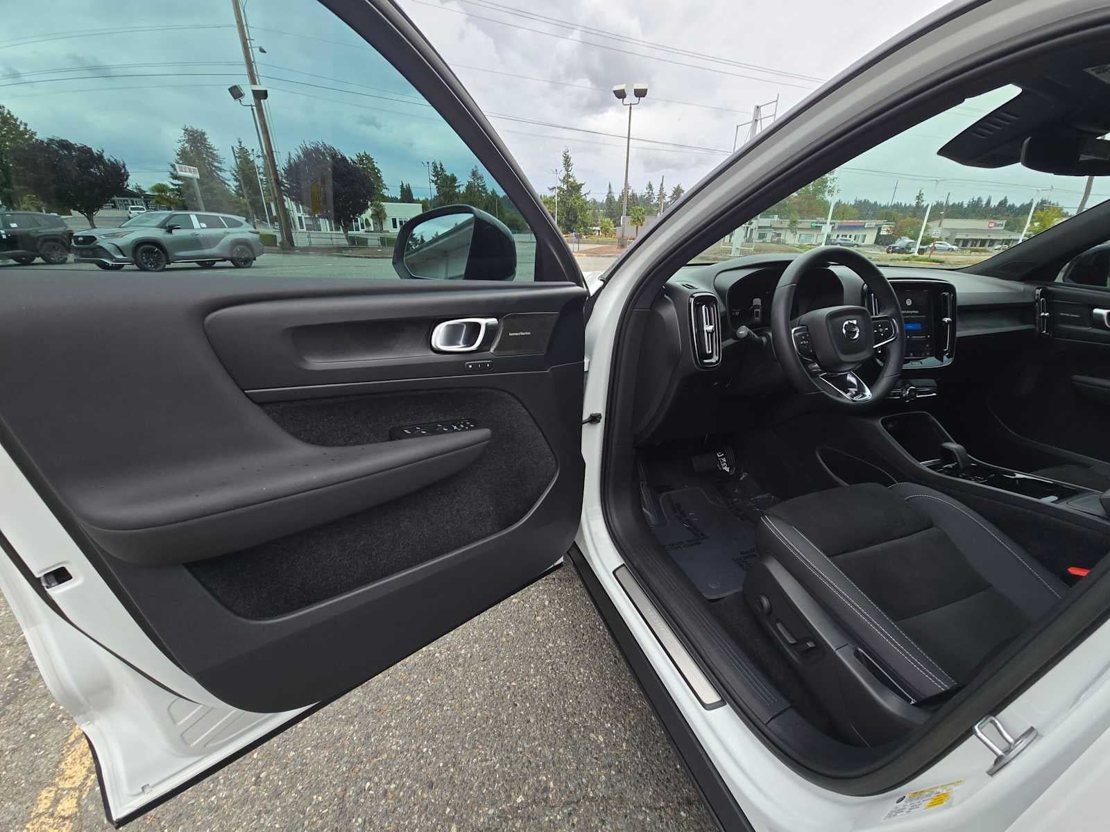 2023 Volvo XC40 Recharge Pure Electric Ultimate