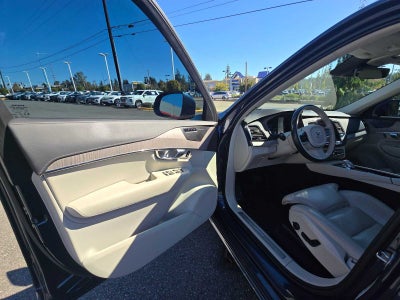 2023 Volvo XC90 Recharge Plug-In Hybrid Ultimate