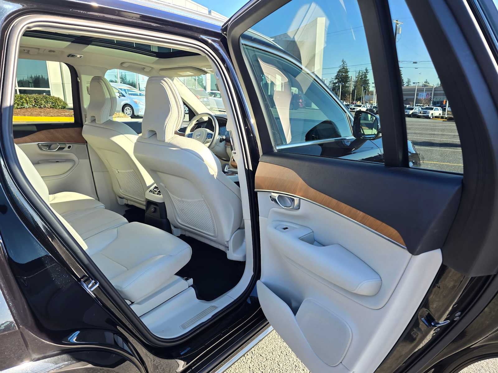 2022 Volvo XC90 Recharge Plug-In Hybrid Inscription Expression