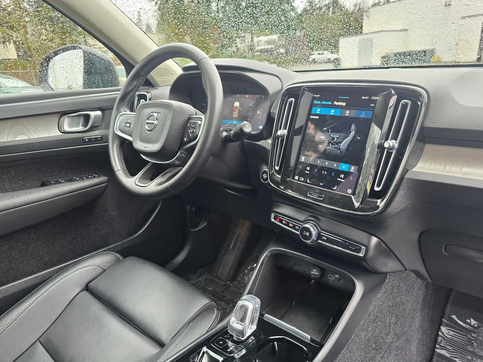 2025 Volvo XC40 Plus Dark Theme