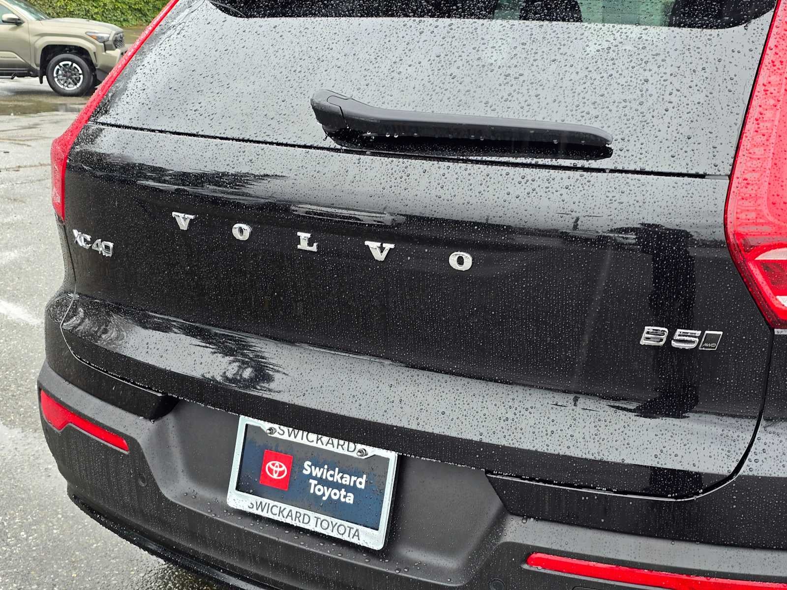 2025 Volvo XC40 Plus Dark Theme