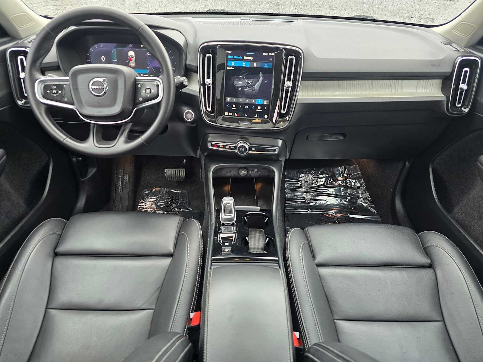 2025 Volvo XC40 Plus Dark Theme