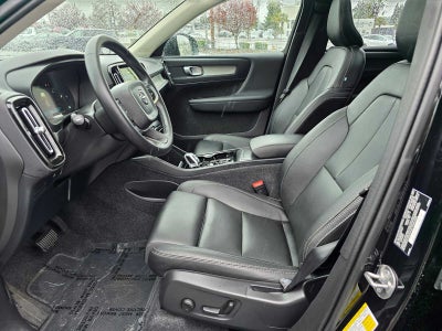 2025 Volvo XC40 Plus Dark Theme