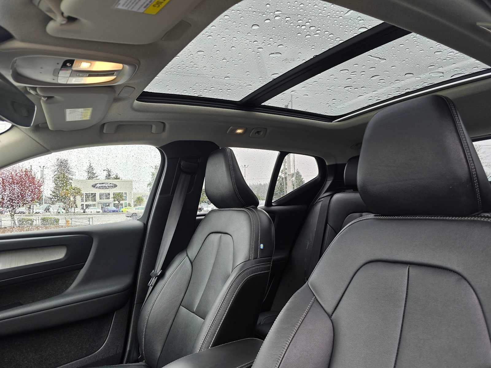 2025 Volvo XC40 Plus Dark Theme