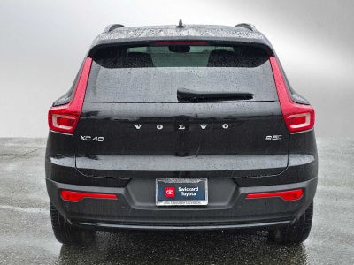 2025 Volvo XC40 Plus Dark Theme