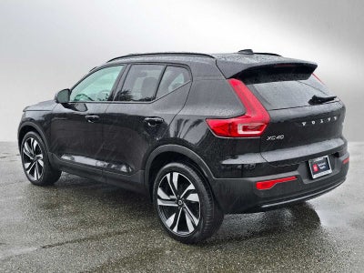 2025 Volvo XC40 Plus Dark Theme
