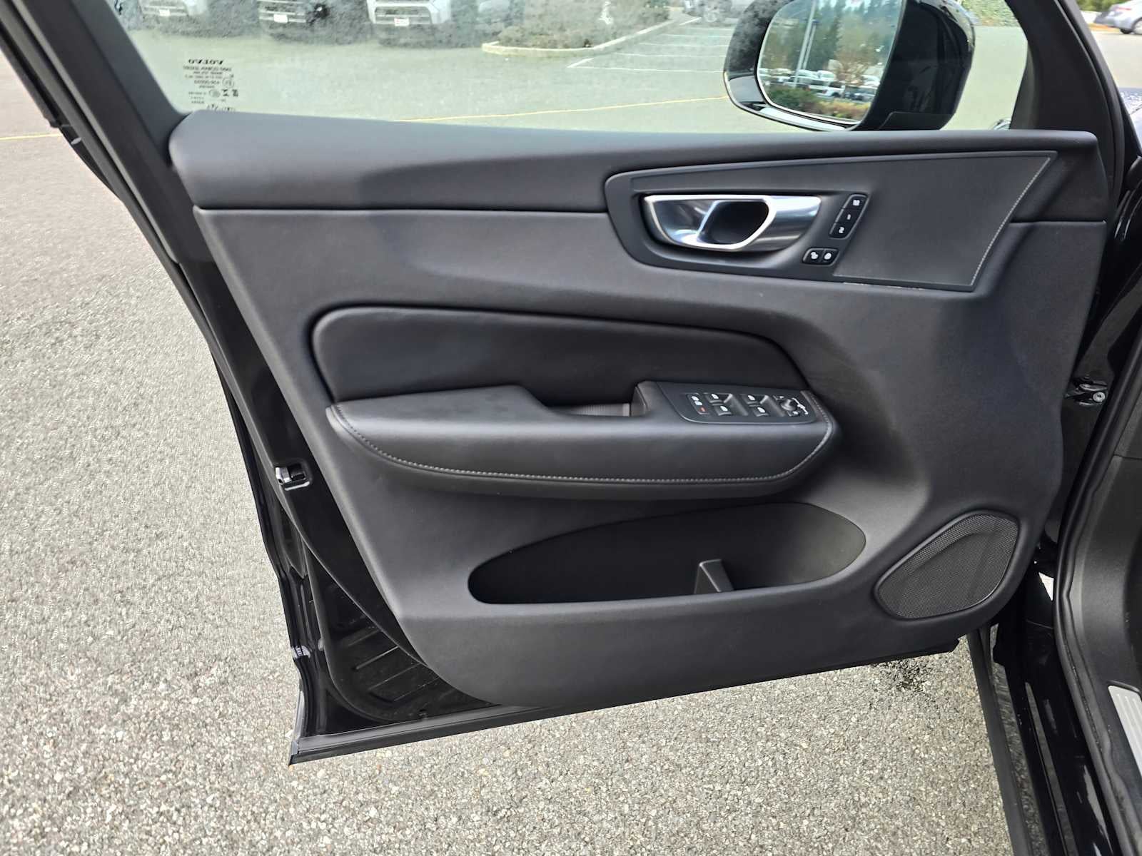 2025 Volvo XC60 Plus