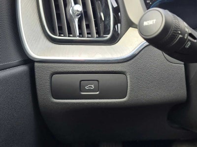 2025 Volvo XC60 Plus