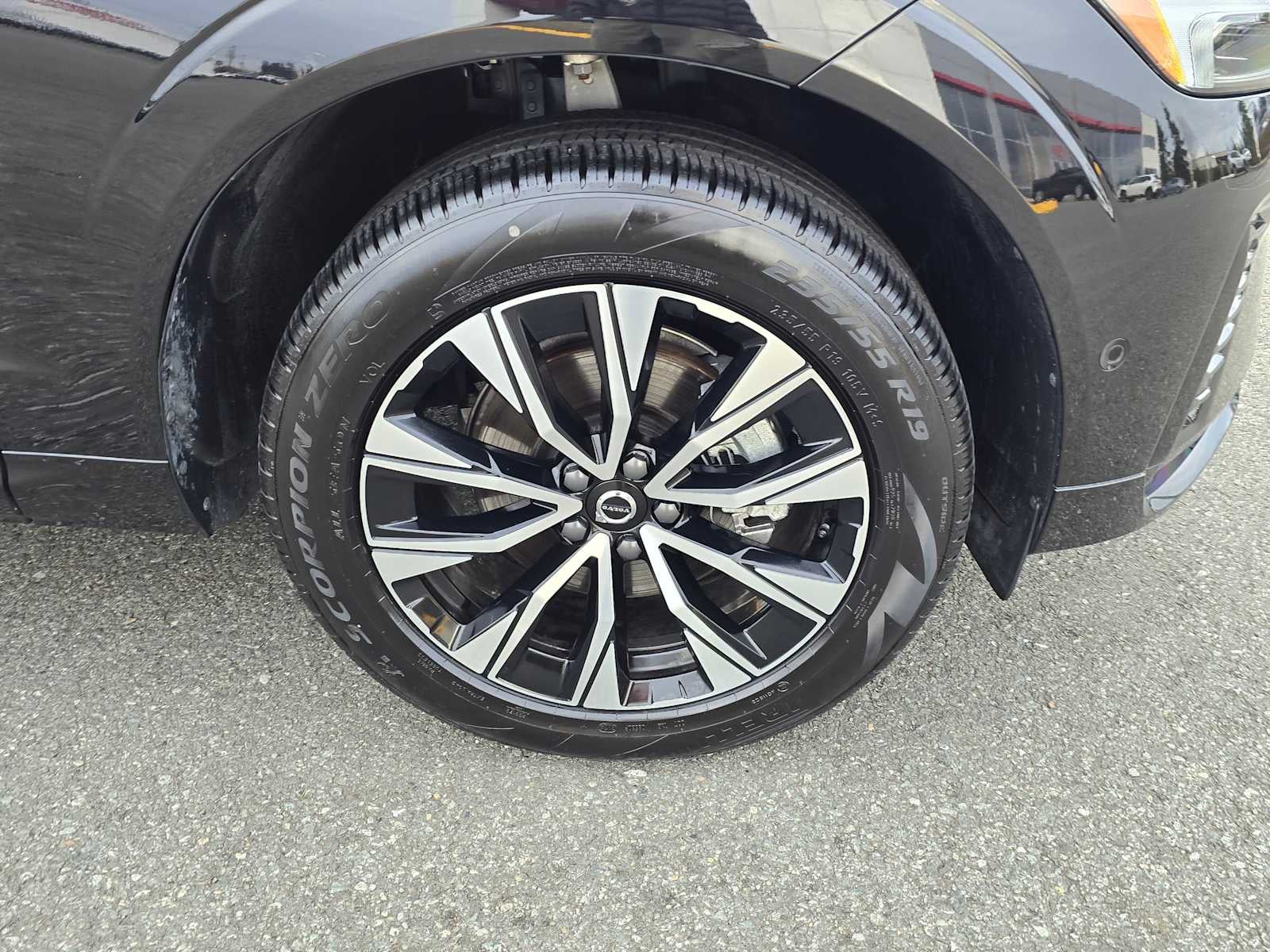 2025 Volvo XC60 Plus