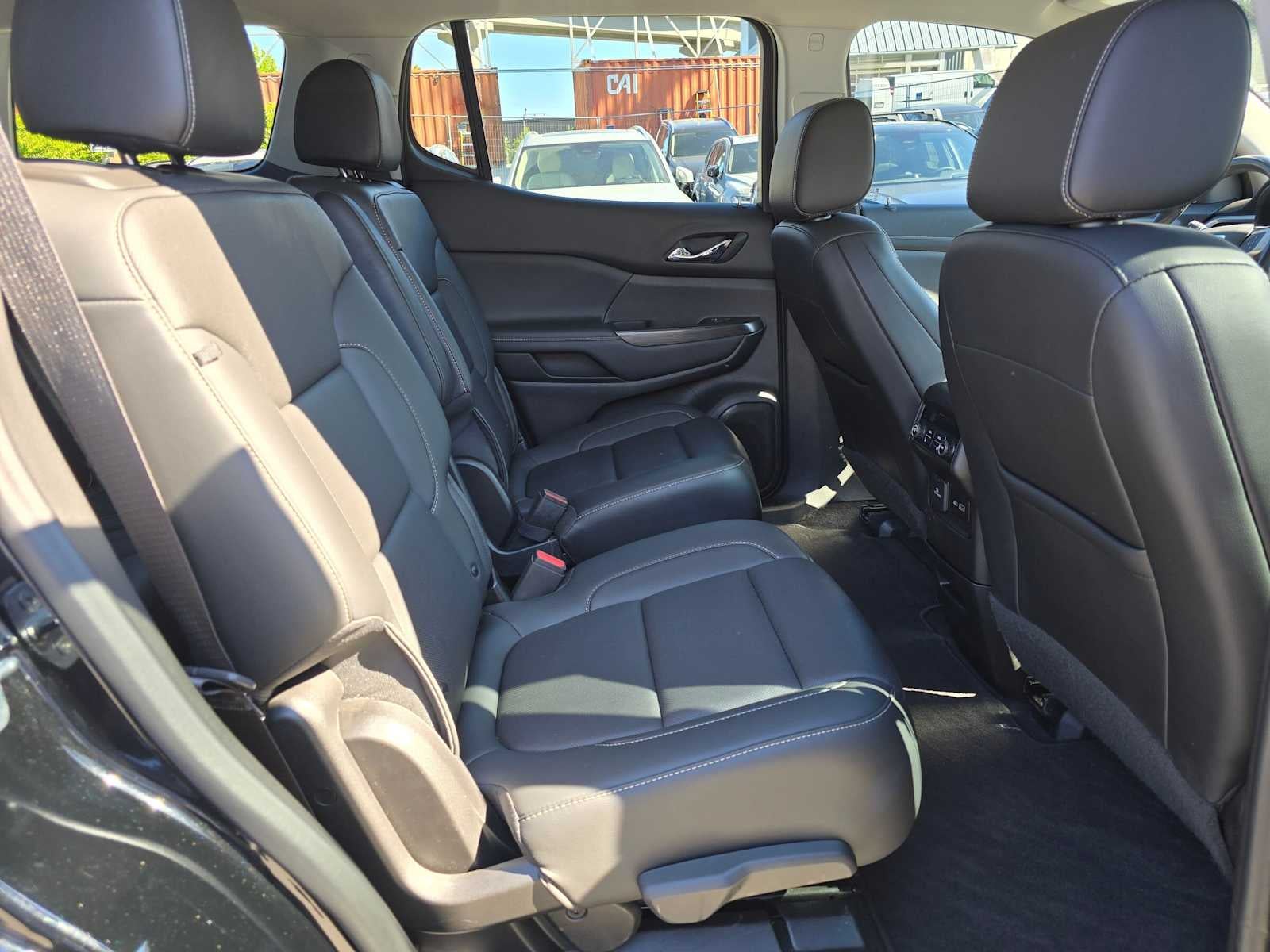 2022 GMC Acadia SLT