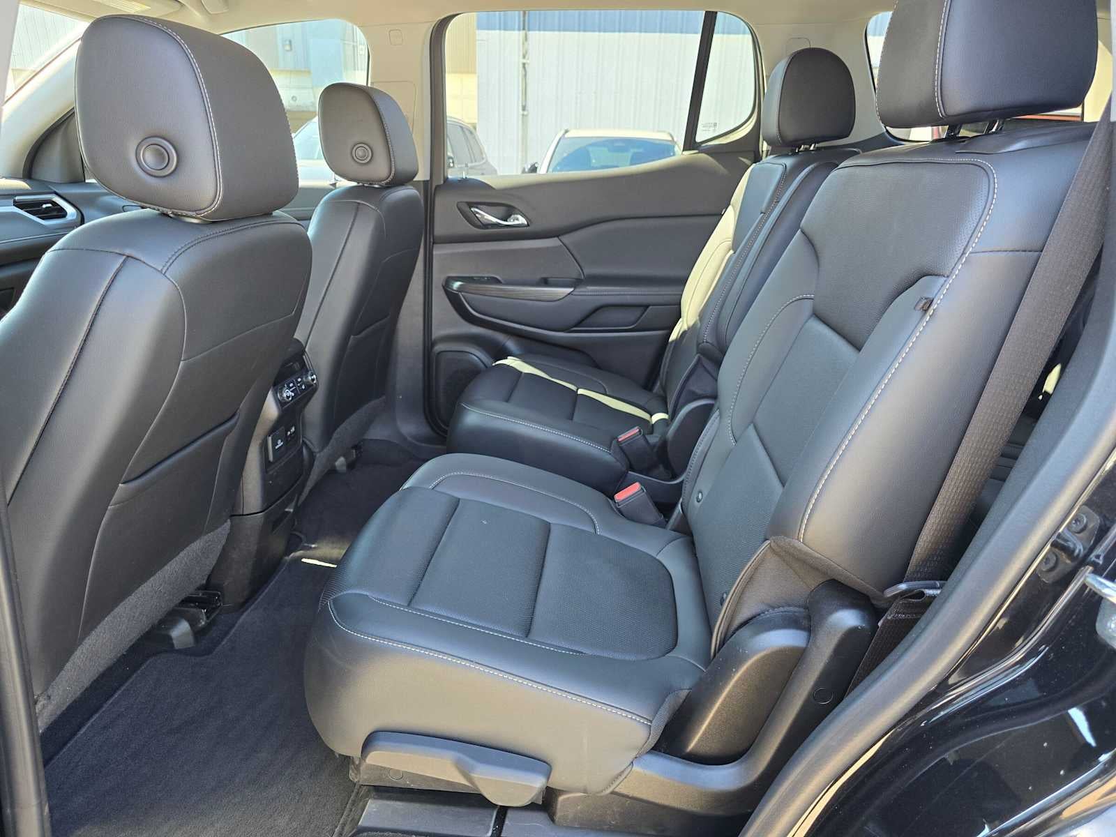 2022 GMC Acadia SLT