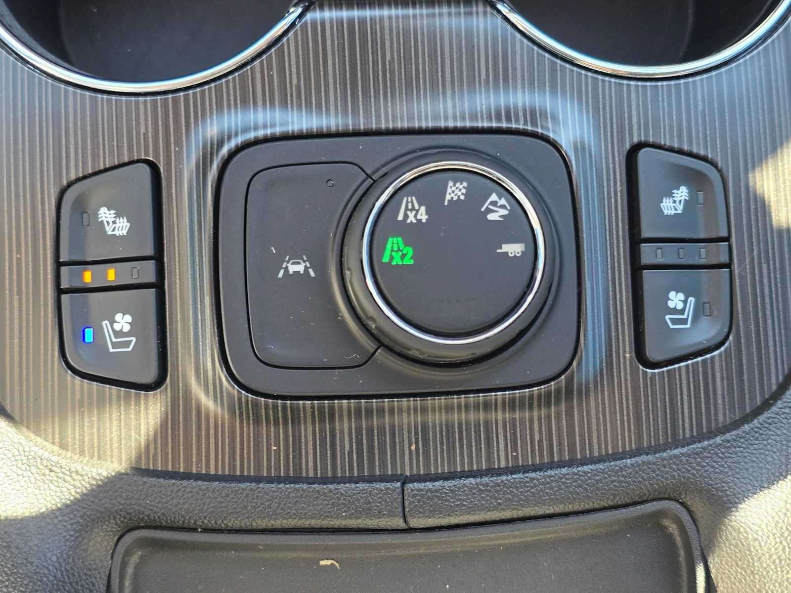 2022 GMC Acadia SLT