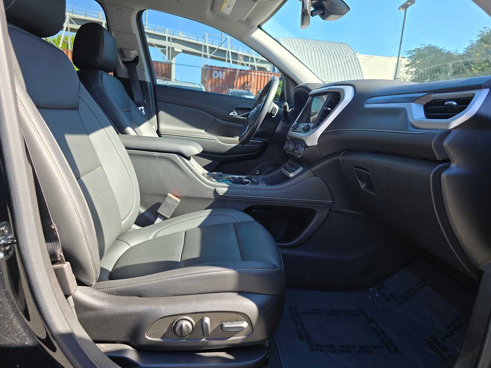 2022 GMC Acadia SLT