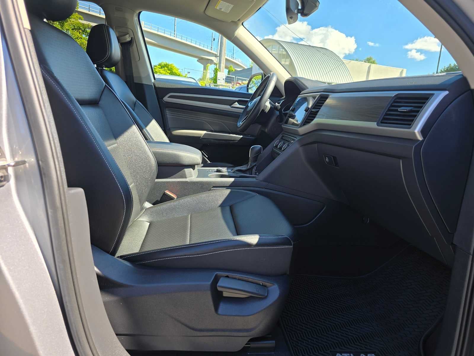 2021 Volkswagen Atlas 3.6L V6 SE w/Technology