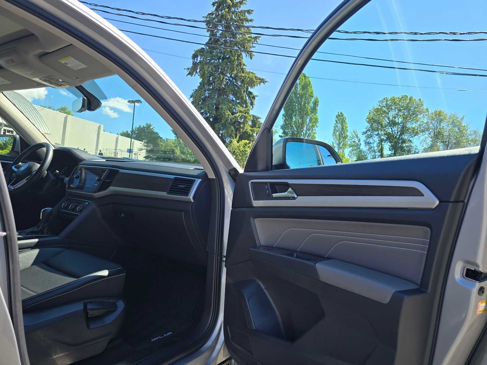 2021 Volkswagen Atlas 3.6L V6 SE w/Technology
