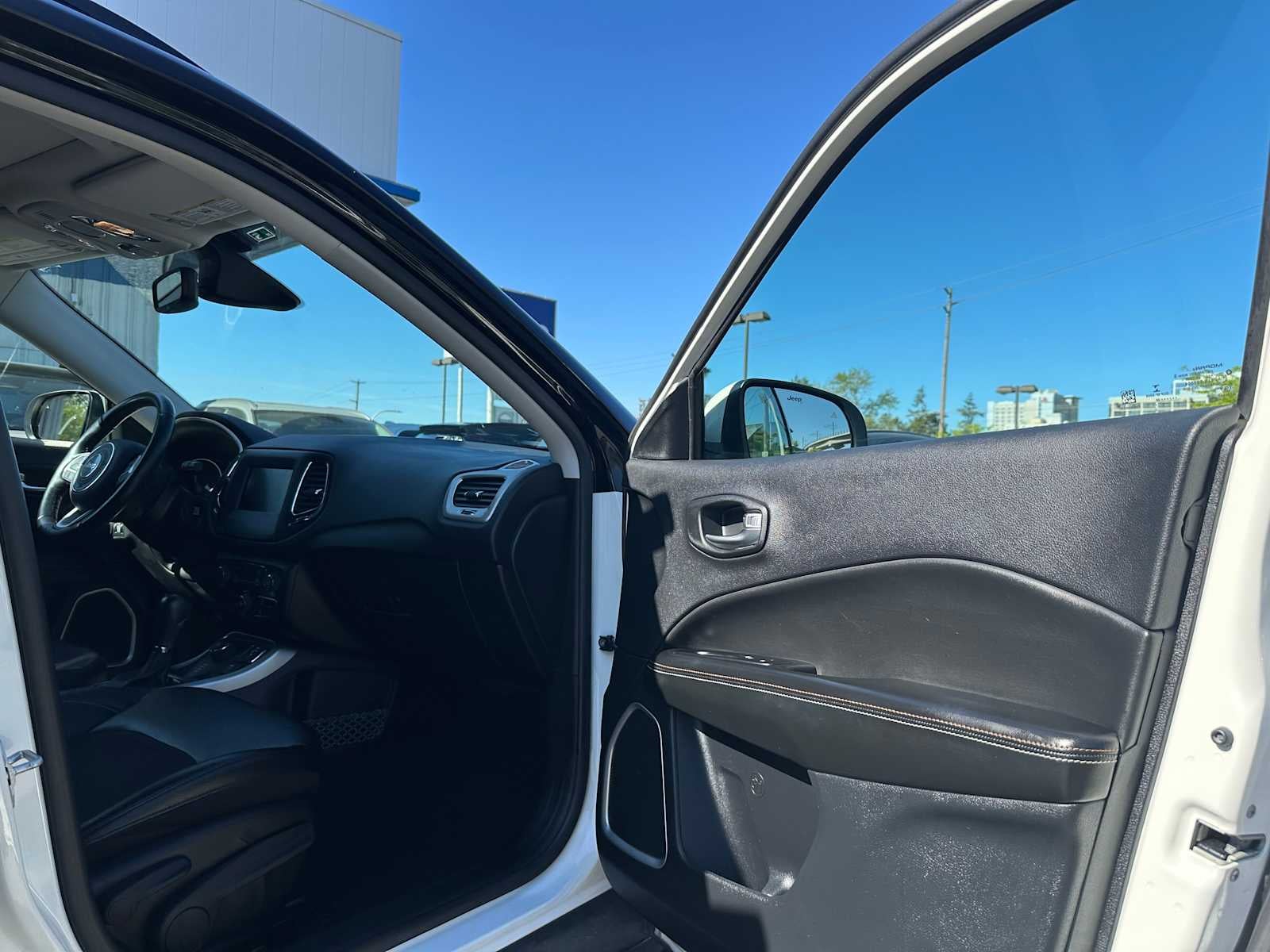 2020 Jeep Compass Latitude w/Sun/Safety Pkg
