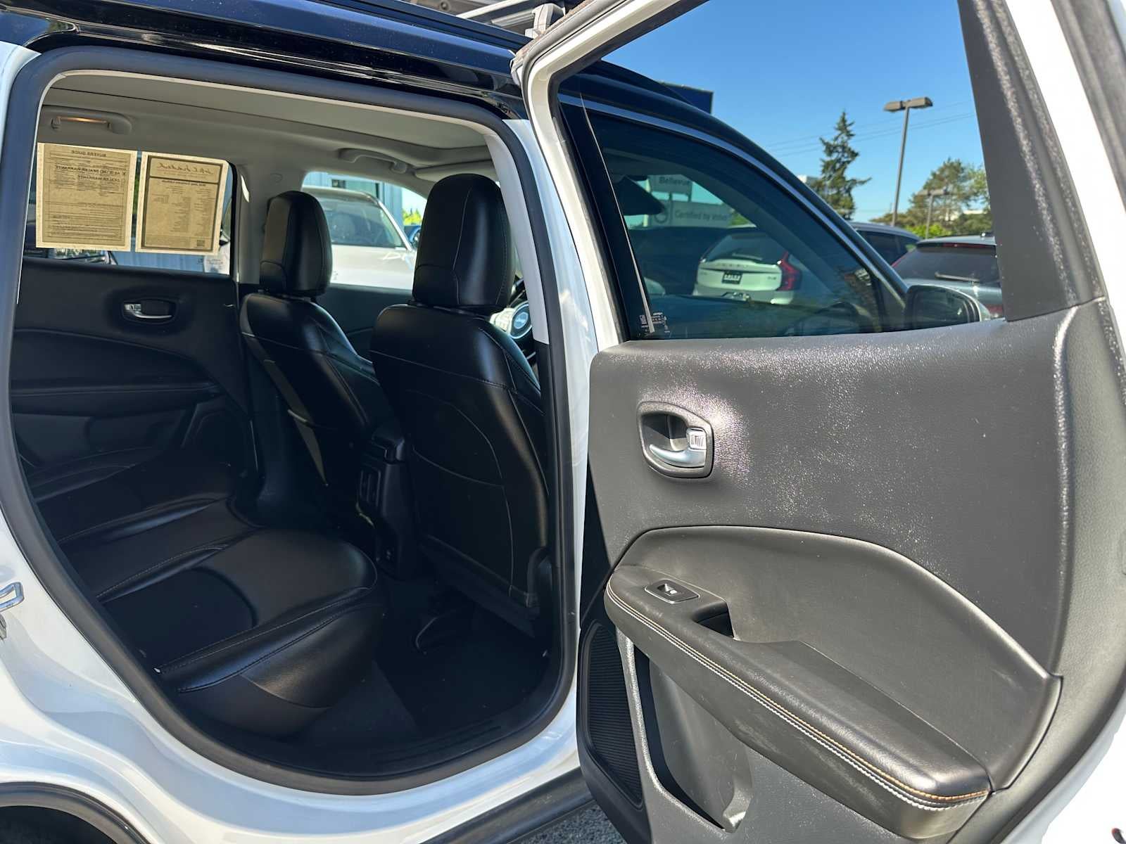 2020 Jeep Compass Latitude w/Sun/Safety Pkg