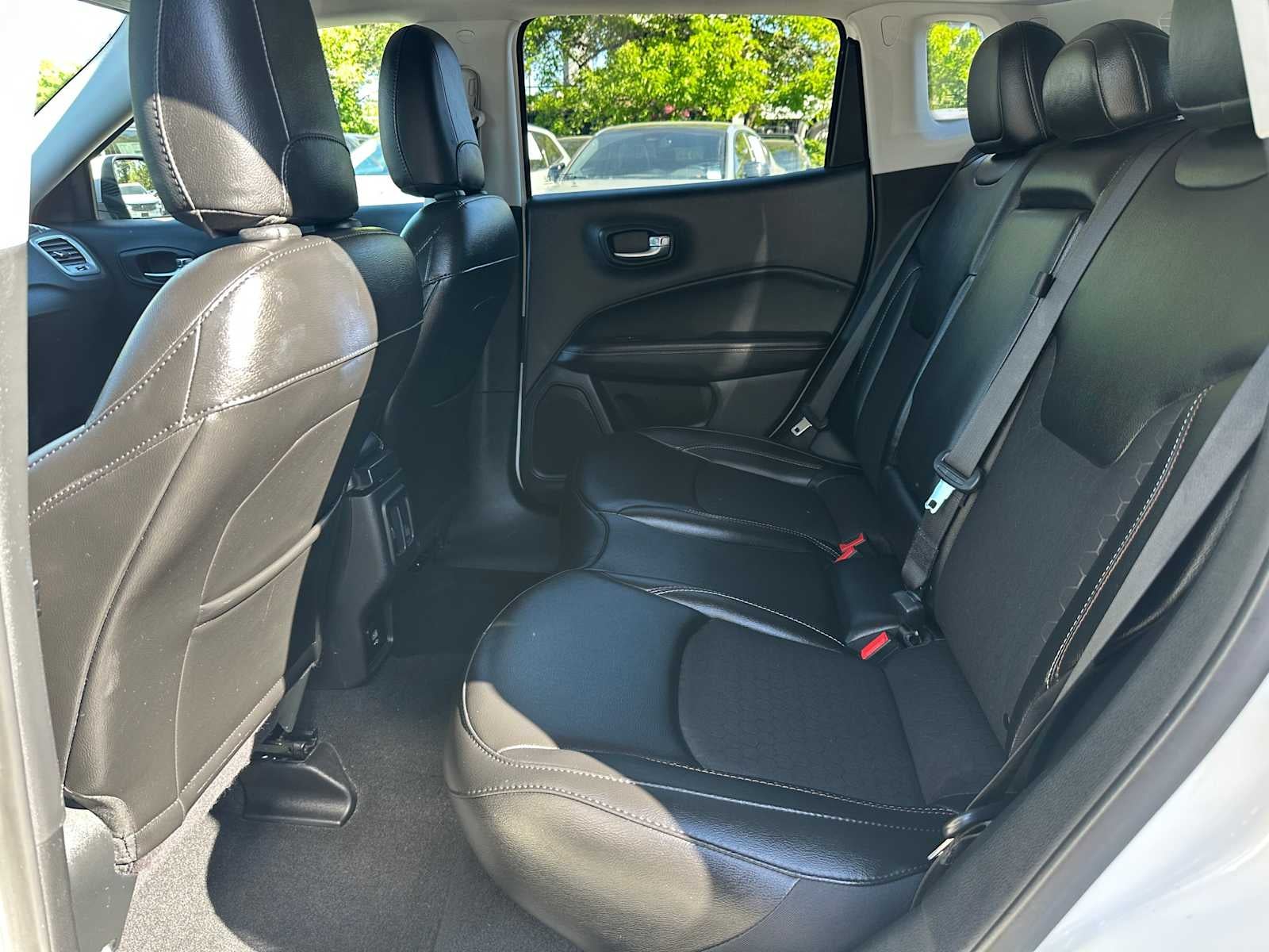2020 Jeep Compass Latitude w/Sun/Safety Pkg