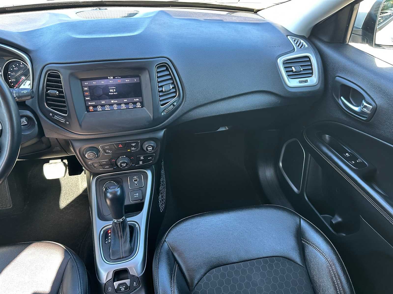 2020 Jeep Compass Latitude w/Sun/Safety Pkg