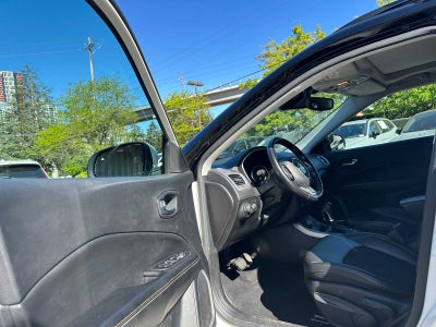 2020 Jeep Compass Latitude w/Sun/Safety Pkg